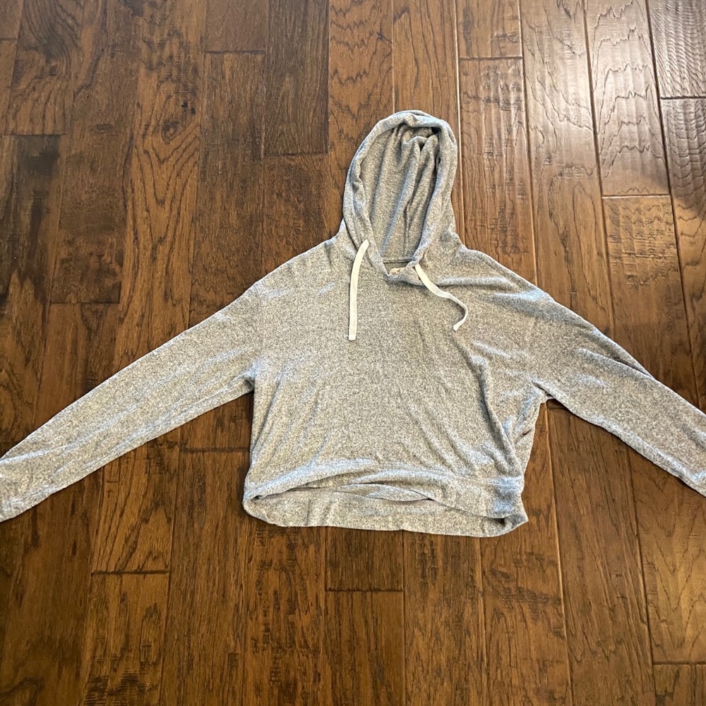 Hollister- cropped hoodie